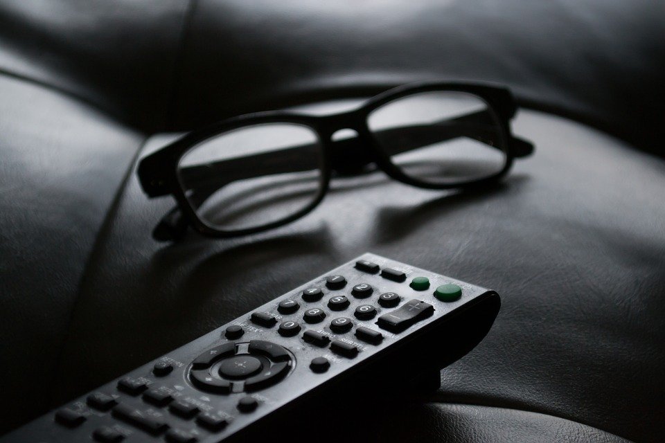 フナイのテレビリモコンが効かないときの対処法 口コミやリモコンアプリも紹介