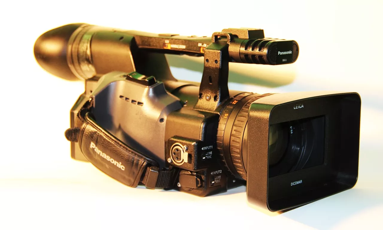 商談中 キャノン XV2 デジタルビデオカメラ